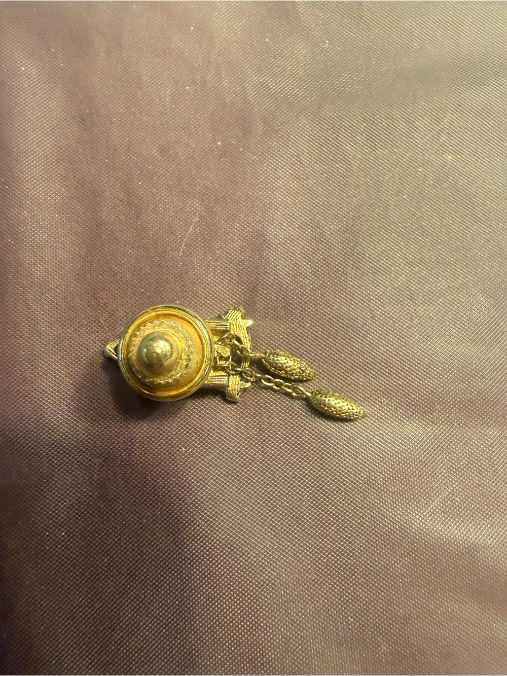 Vintage 1981 Avon Gold Tone Cuckoo Clock Lapel Pin Brooch - Picture 4 of 6